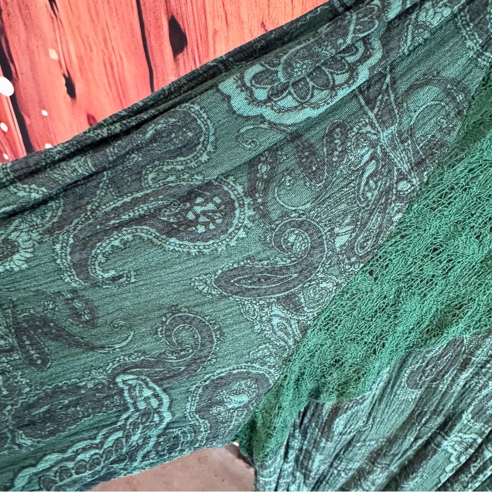 Mason & Belle - Tempesta Lace Detail Three Quarter Sleeve Top - Green - 3x - Picture 4 of 13